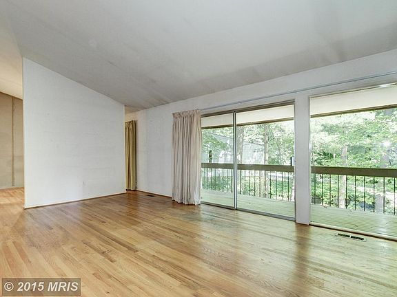 3rd image of 8609 Hidden Hill Ln