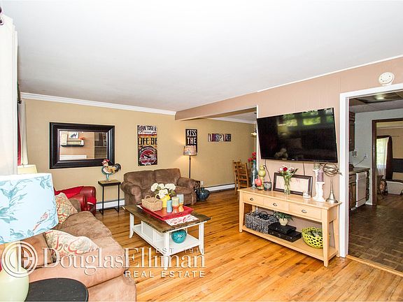 2nd image of 27 Lancaster Pl