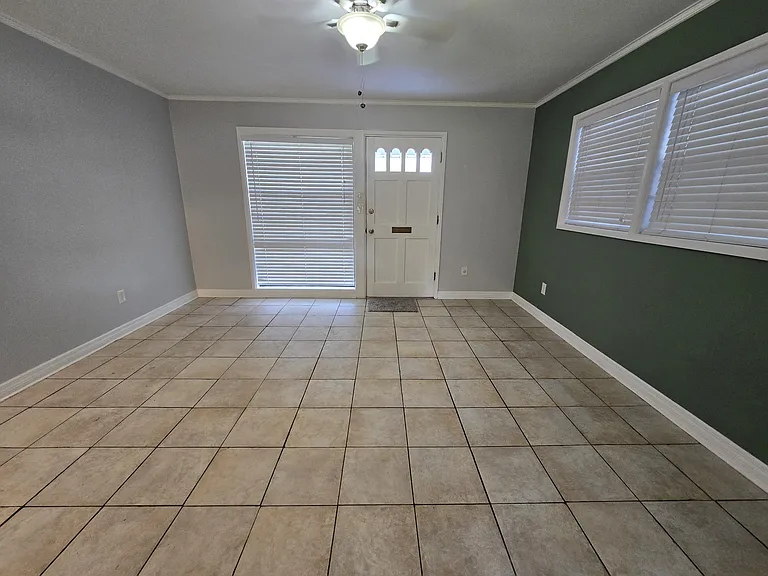 420 Indiana Ave — Photo 3