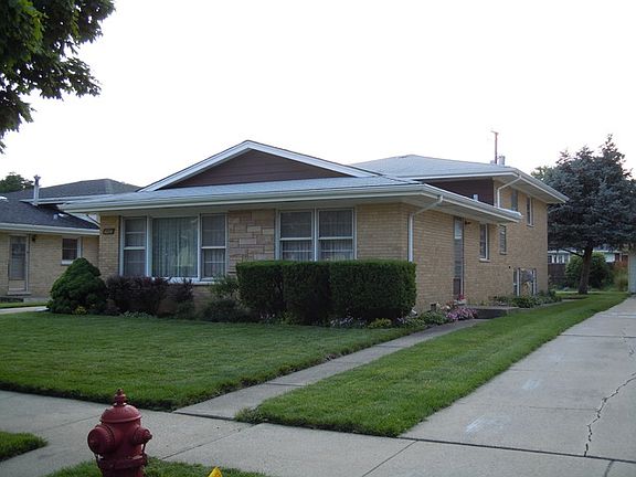 2nd image of 10116 S Komensky Ave