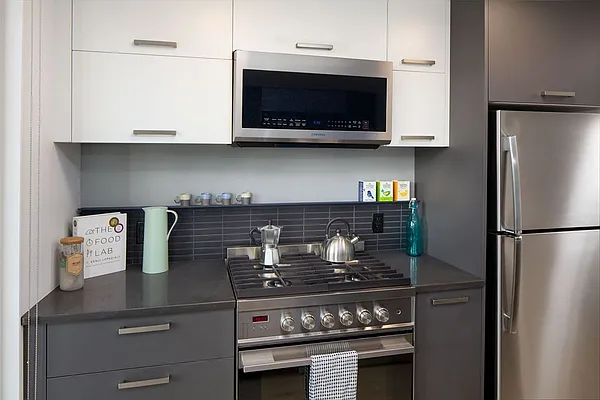 Rented by Lisa Management | media 34