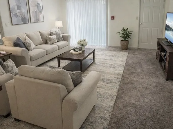 497 W Sunnyview Dr #12, Oak Creek, WI 53154