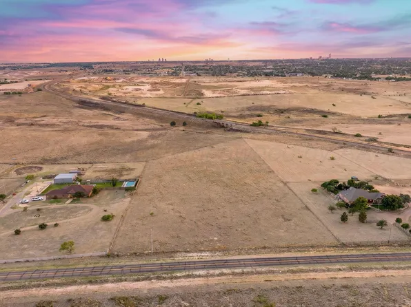 2800 E Willow Creek Dr, Amarillo, TX 79108