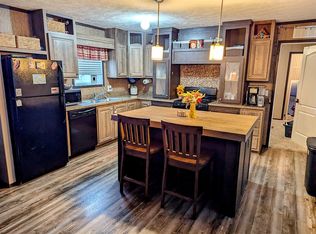 219 Fawn Creek Cir, Anamosa, IA 52205