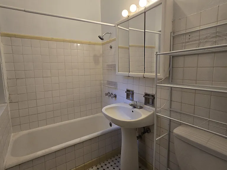 5131 N Damen Ave #3 — Photo 7