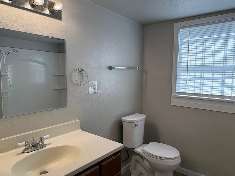 2308 W Martin St — Photo 11