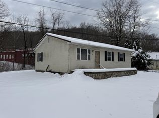 7 Terrace Ln, Alum Creek, WV 25003