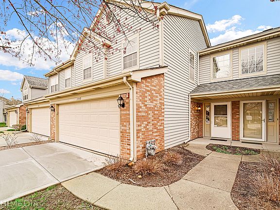 2nd image of 1449 Greens Ct