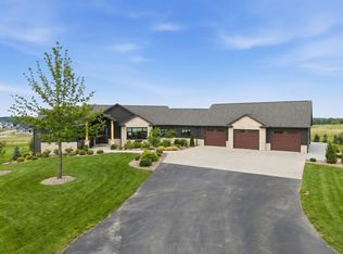 N3029 Lookout Ln, Hortonville, WI 54944