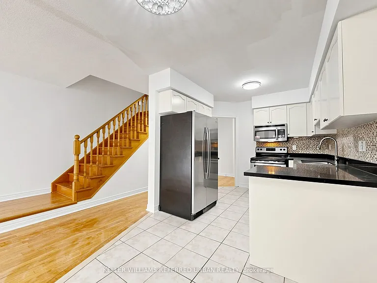 65 Martini Dr — Photo 10