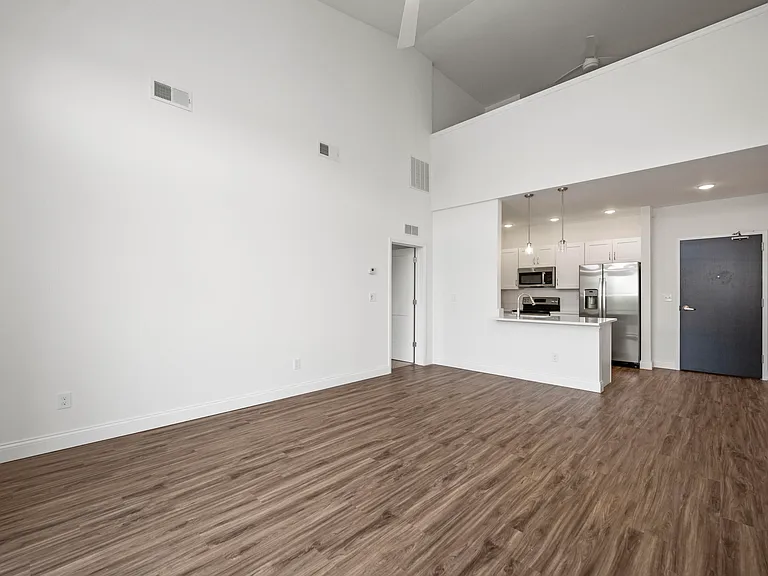 231 Walton Ave #402 — Photo 6
