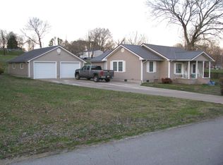 425 Taylor St, Waynesboro, TN 38485