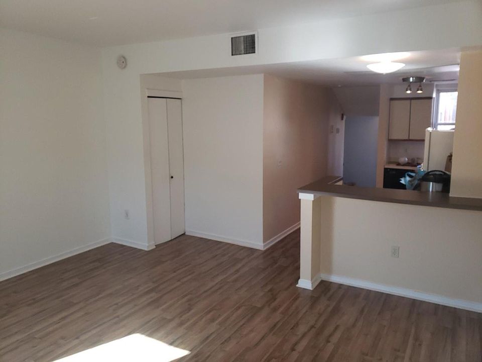 LR with coat closet