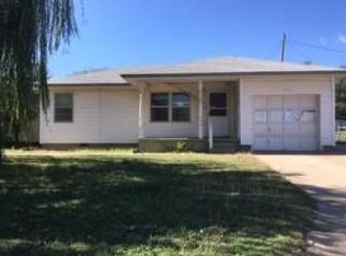 317 S Washington Ave, Elk City, OK 73644
