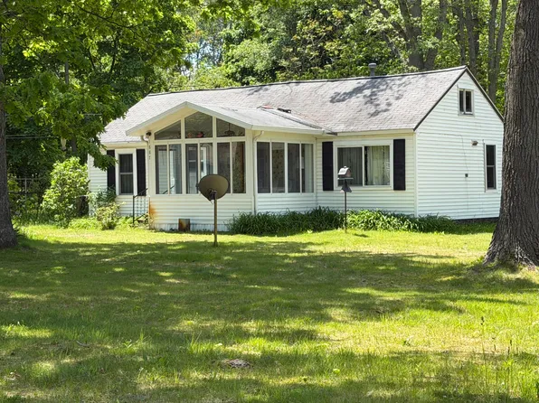 1887 Interwood St, Muskegon, MI 49442