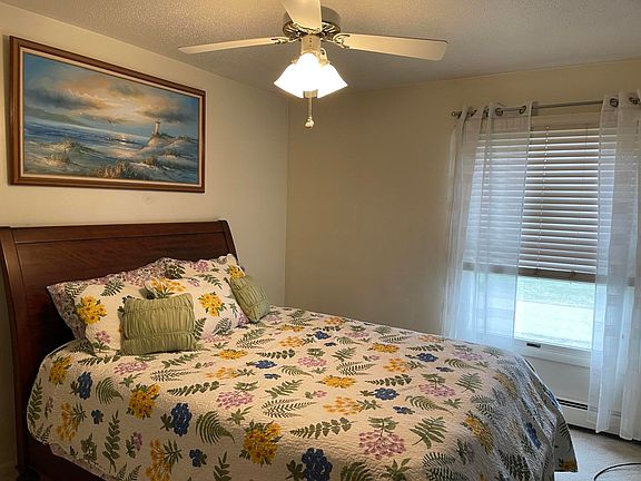 5th image of 130 Canterbury Ln