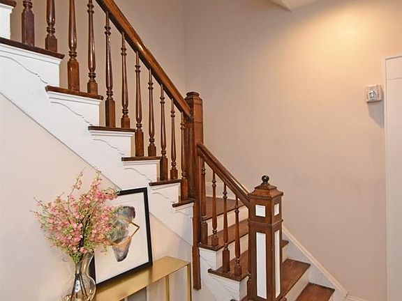 3rd image of 1308 Broadway St APT 1
