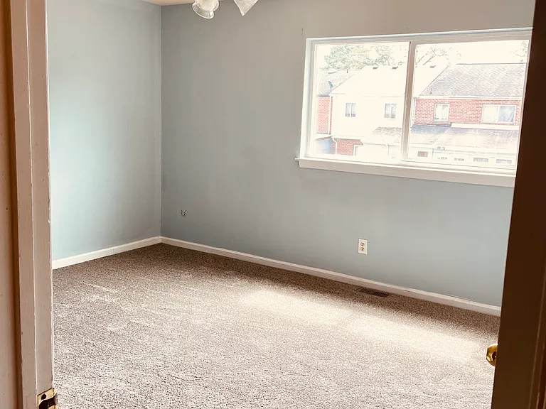 2221 Sedgewick Dr — Photo 10