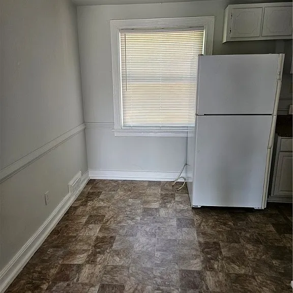 3909 Larchmont Ln — Photo 4