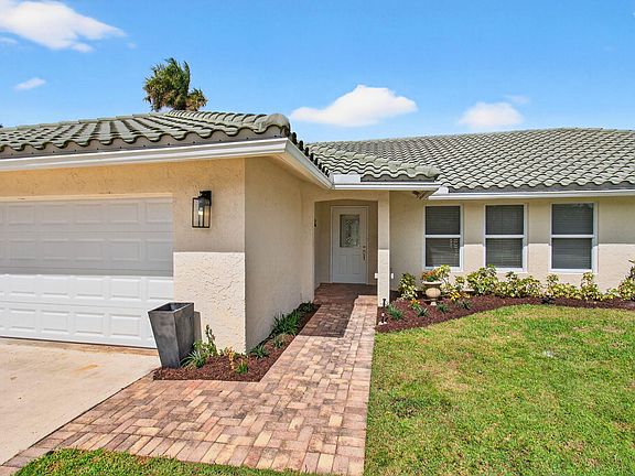 3rd image of 6063 Golf Vista Way