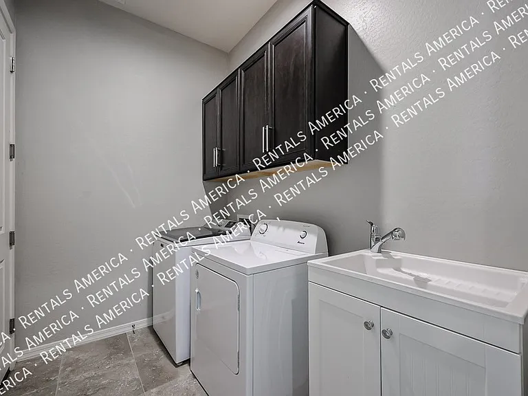 41335 W Almira Dr — Photo 26