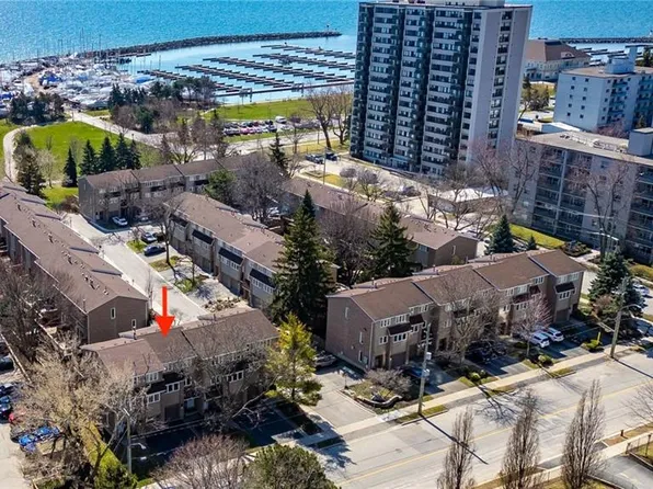 2224 Marine Dr, Oakville, ON L6L 1C1
