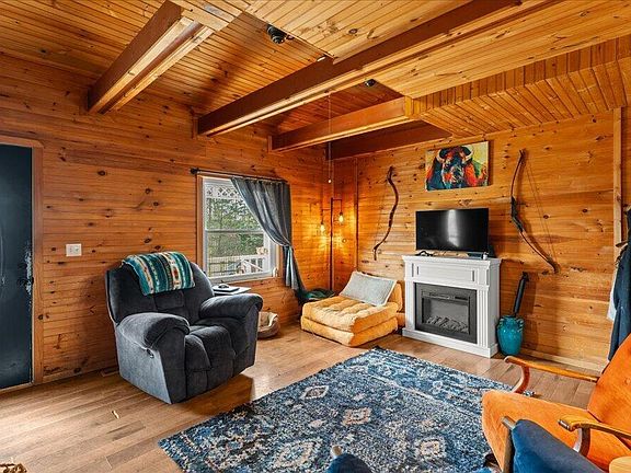 4th image of 966 Chestnut Grove Rd