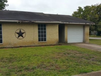1100 Cottonwood Valley Rd, Wilmer, TX, 75172