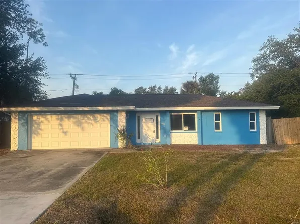 2611 Lakeshore Cir, Pt Charlotte, FL 33952