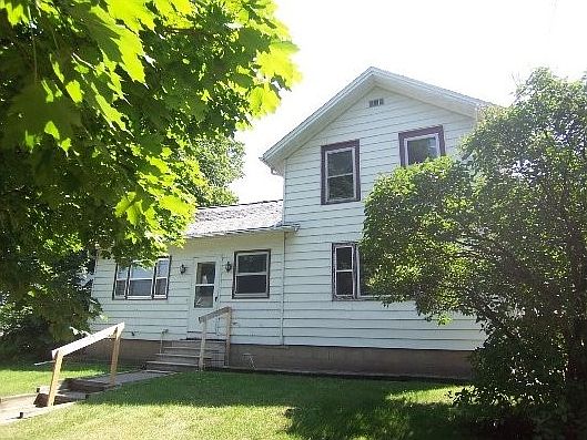 1st image of 517 W Northwater St