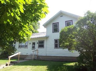 517 W Northwater St, Neenah, WI 54956