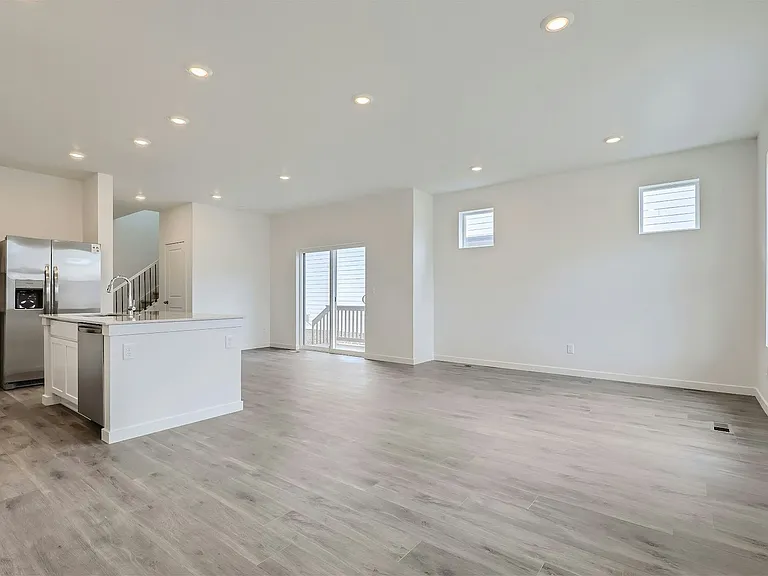 560 Cottonwood Ave — Photo 7