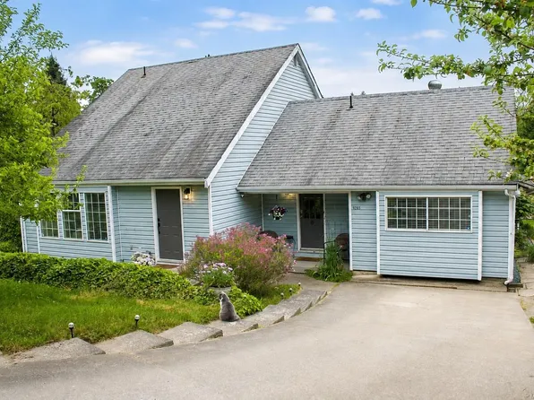 9265 Chemainus Rd, North Cowichan, BC V0R 1K5