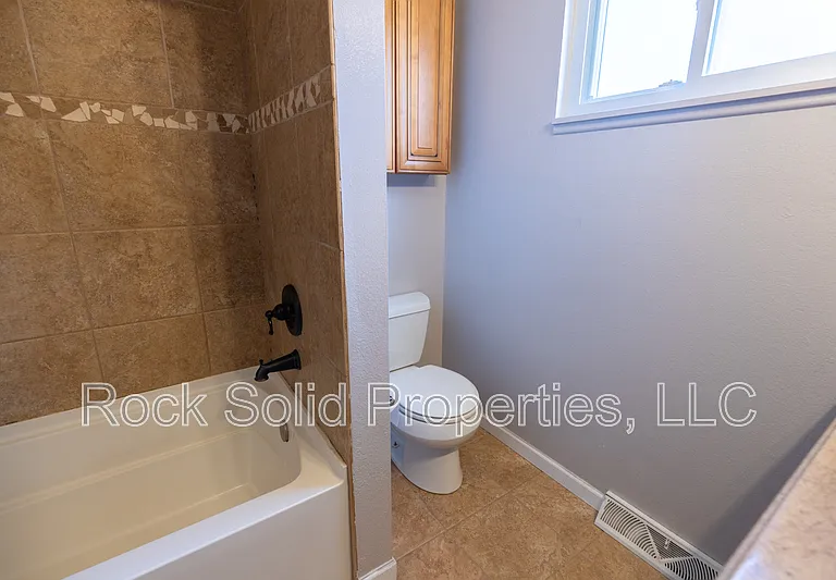 4709 Windmill Rd — Photo 18