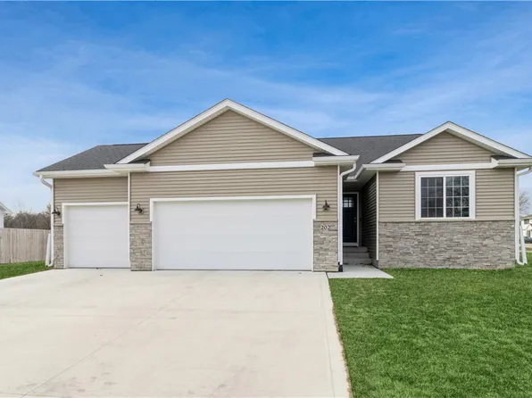 202 Deer Haven St, Polk City, IA 50226
