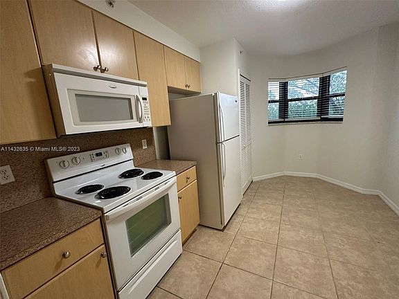 3rd image of 22701 SW 88th Pl Unit 205-9