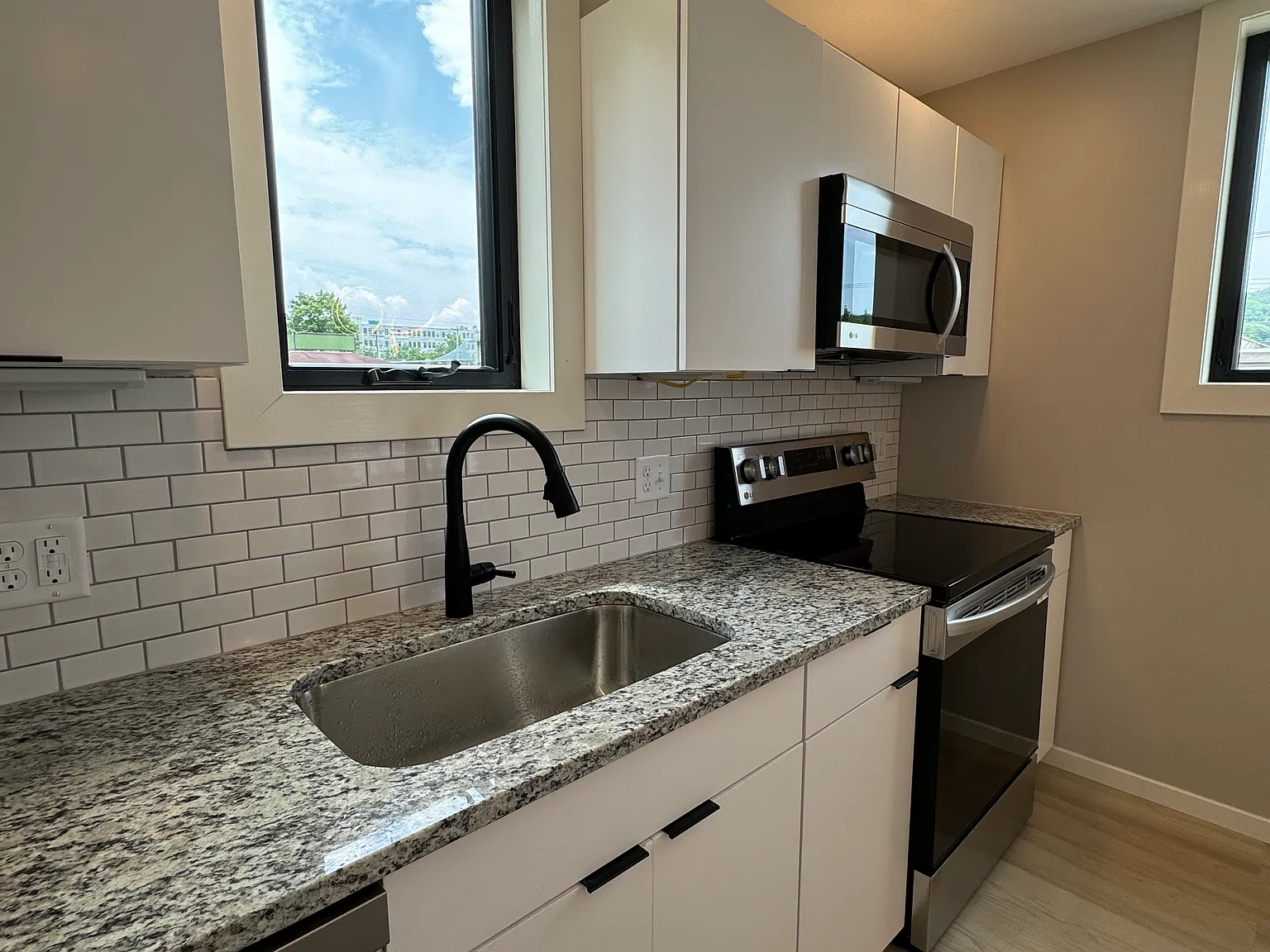 3 bed, $2,800 — Photo 4