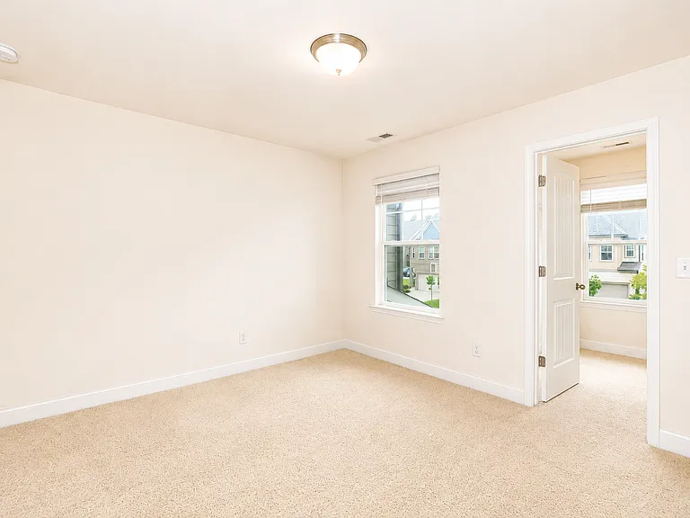 1013 Brennan Green Ct — Photo 17