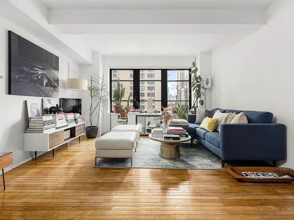 43 W 61st St #10F