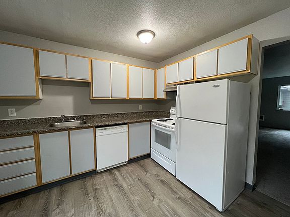 3rd image of 911 SE 187th Ave APT 107