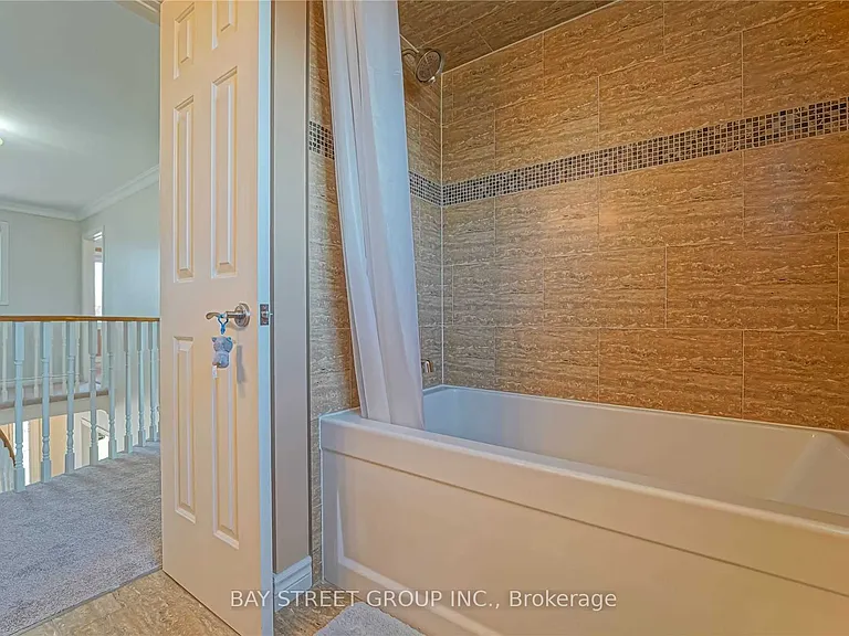 1480 Princeton Cres — Photo 19