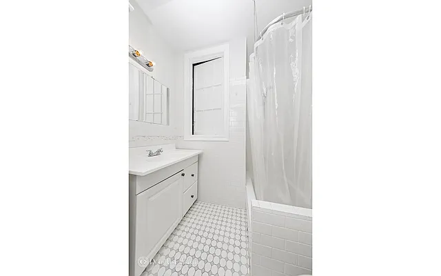 Rented by Douglas Elliman | media 21