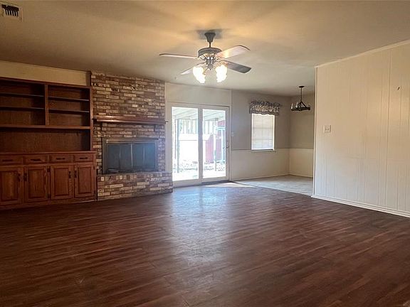 5th image of 806 11th St