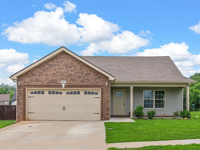 401 Irish Hills Dr — Photo 1
