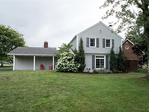 3rd image of 33 Brockett Dr