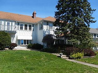 219 E Cottage Row, Midlothian, IL 60445