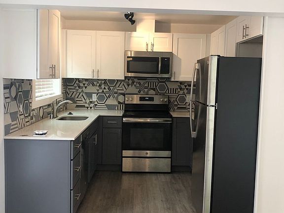 3rd image of 411 Harvard Ave E #5