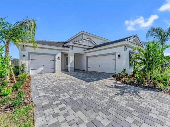 17530 Glistening Dr, Venice, FL 34293