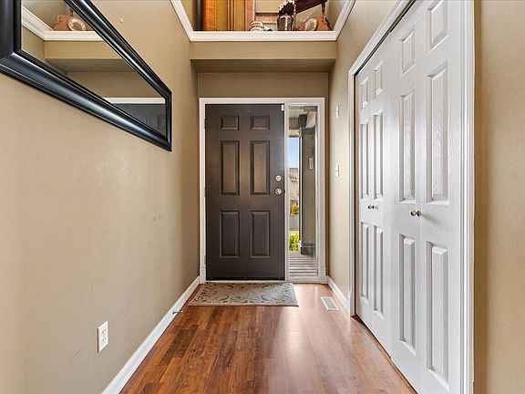 4th image of 46514 Lear Dr