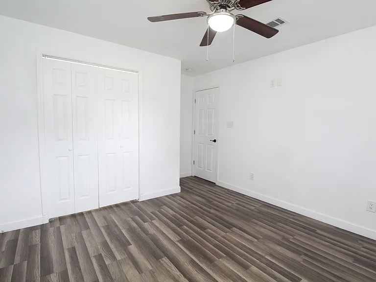 6037 Syrcle Ave — Photo 21